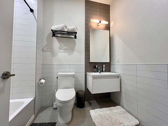 4th image of 267 Baldwin Ave Unit 401