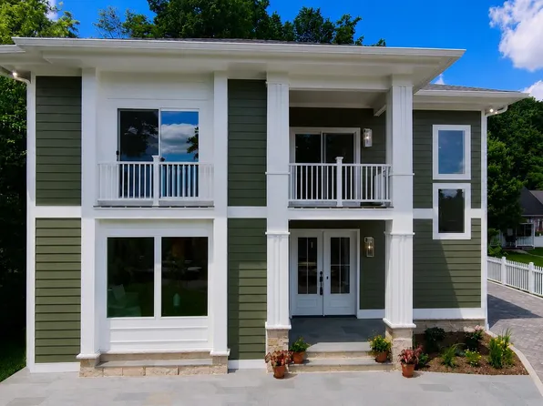 132 N Earley St, Alexandria, VA 22304