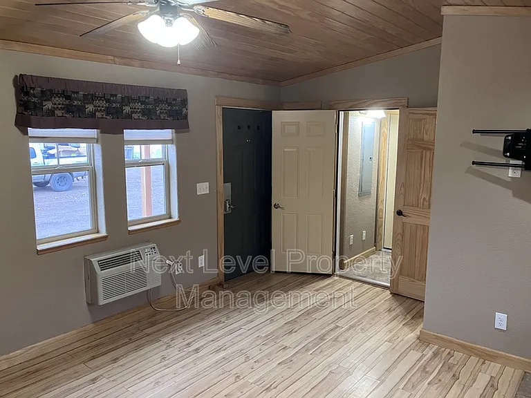 40 Davis Ct #1 — Photo 2