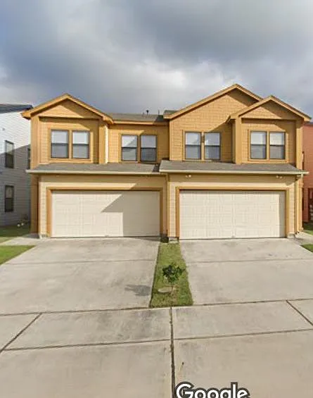 1807 Weeping Oaks #B