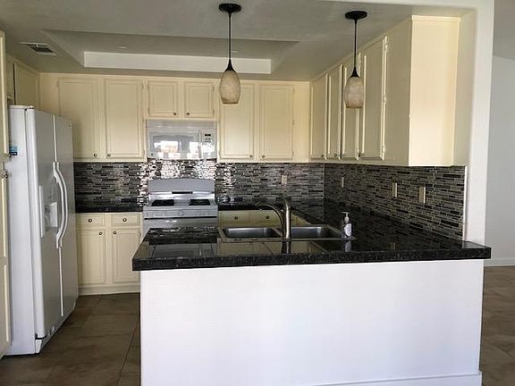 5th image of 51701 Avenida Martinez