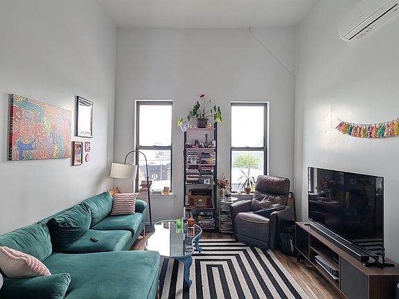 2nd image of 99 Morgan Ave APT 3r