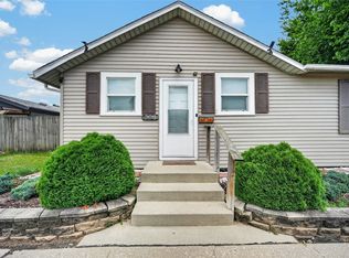 820 Maple St, West Des Moines, IA 50265