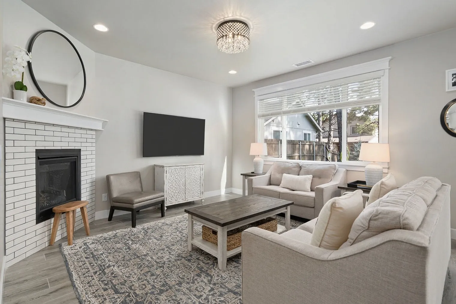 5 bed, 3.0 bath, 2389 sqft, $7,320 — Photo 1