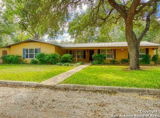 1908 Arrowhead St, Floresville, TX 78114