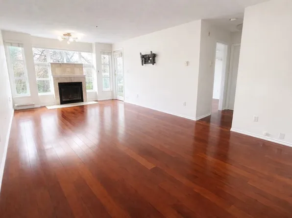 8728 SW Marine Dr #302, Vancouver, BC V6P 6A4