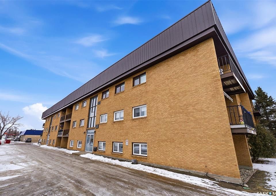 1st image of UNIT 3-4341 Rae STREET