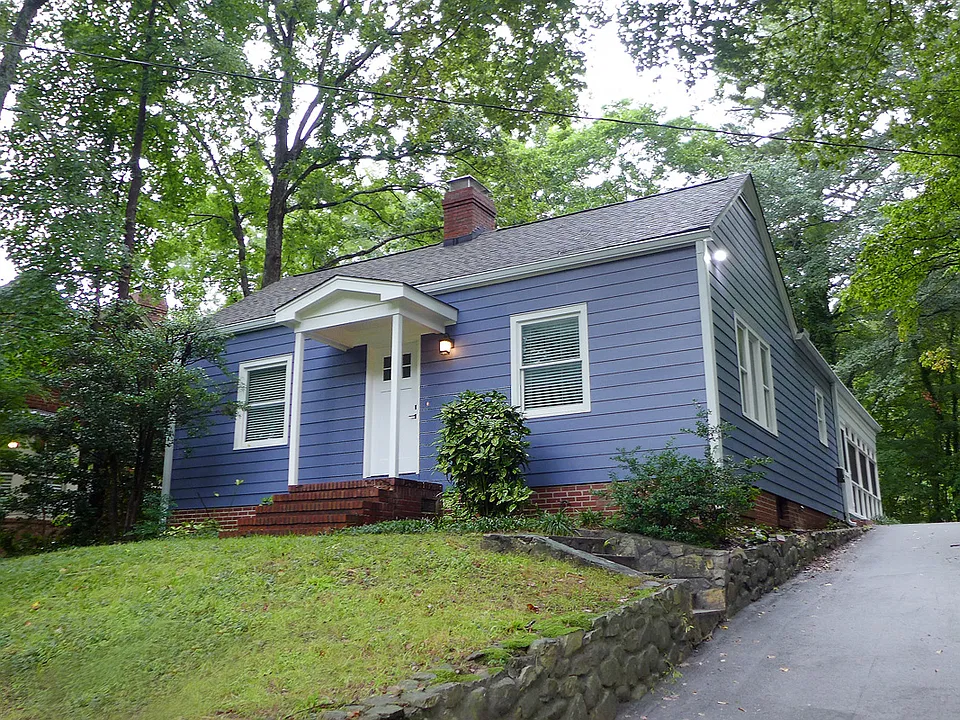 906 E Franklin St