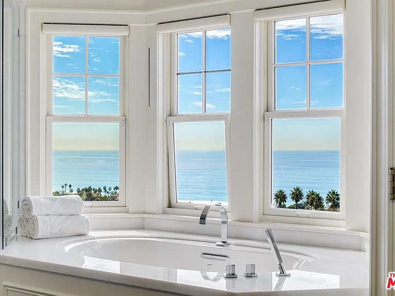 6277 Sea Star Dr — Photo 27