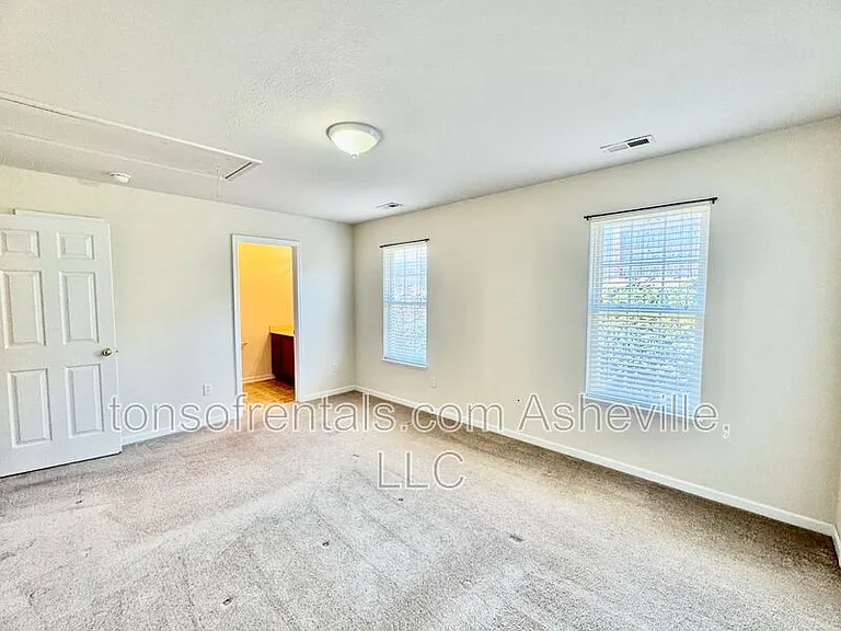 85 Farington Cir — Photo 11