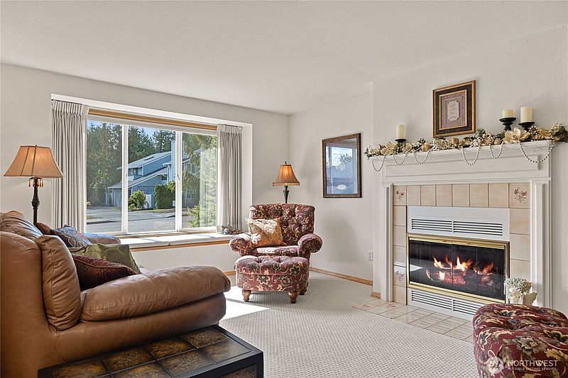 4th image of 2631 Club Court #305