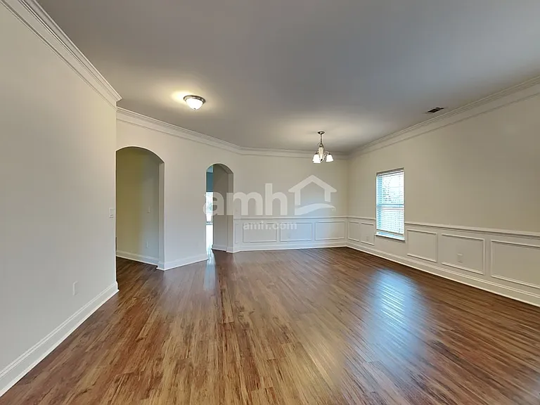 24 Madeline Cir — Photo 6