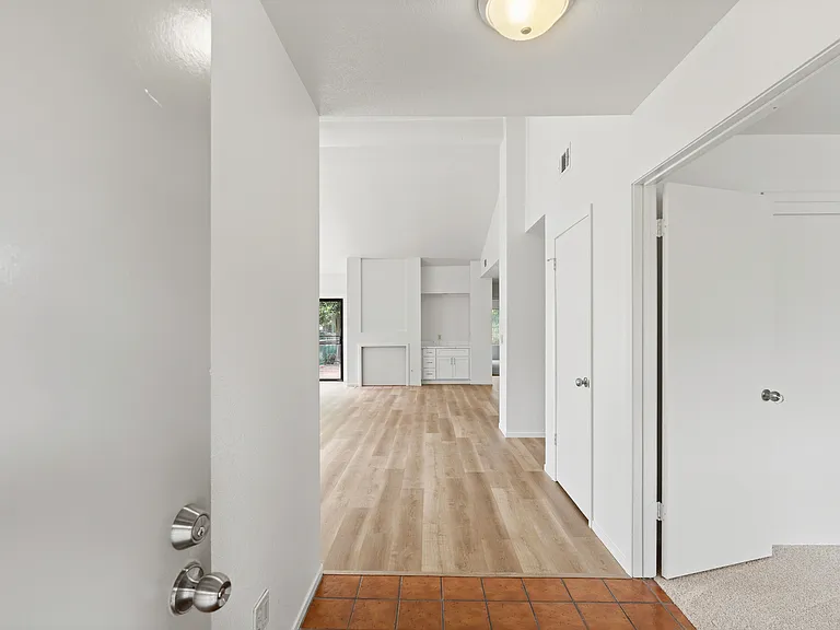 2255 Piccardo Cir — Photo 8