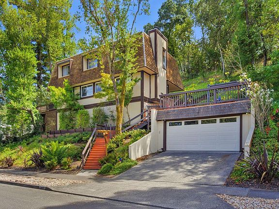 3rd image of 583 Fairway Drive