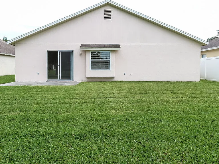 3843 Lockridge Dr — Photo 16