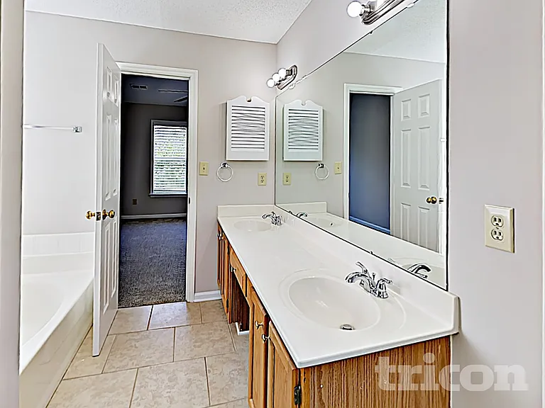 2207 Planters Knoll Dr — Photo 10