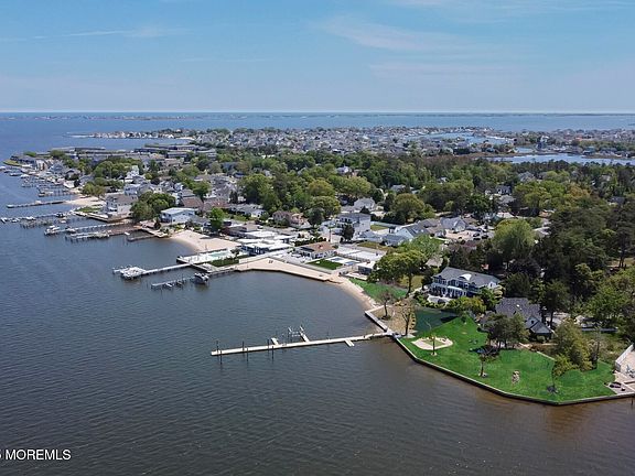 2nd image of 224 Kettle Creek Road