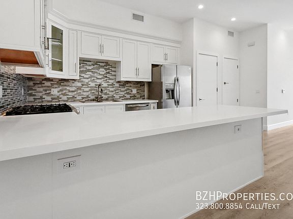 5th image of 1237 1/2 S Holt Ave #505
