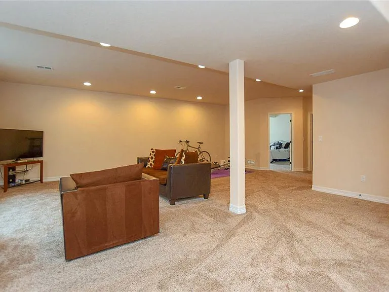 3646 Como Ct — Photo 11