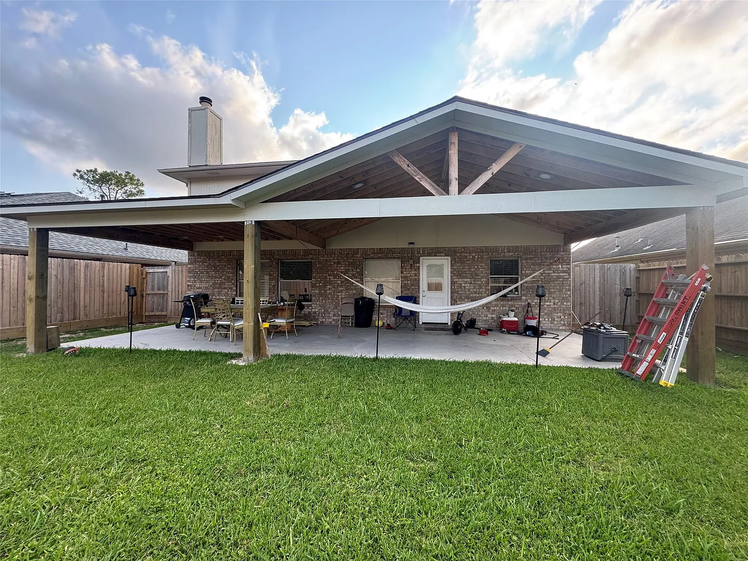 4 bed, 2.5 bath, 2611 sqft, $2,450 — Photo 4