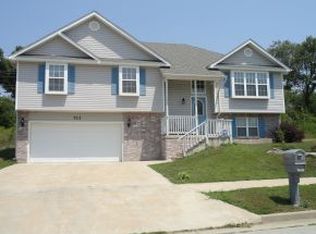 713 Golf Rd, Webb City, MO 64870