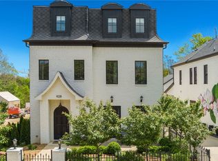 928 N Main St, Bentonville, AR 72712