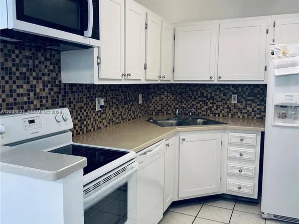 3105 Oakland Shores Dr #J205, Fort Lauderdale, FL 33309