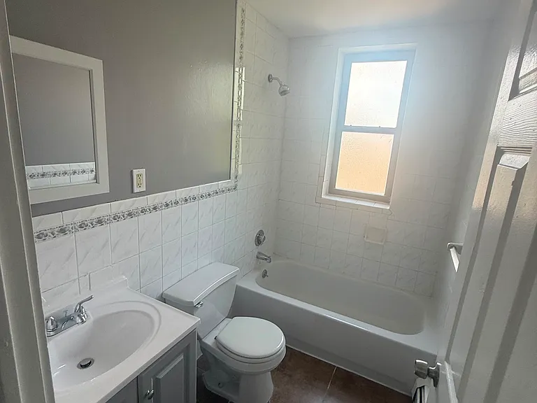 66 N 9th St #4J — Photo 4