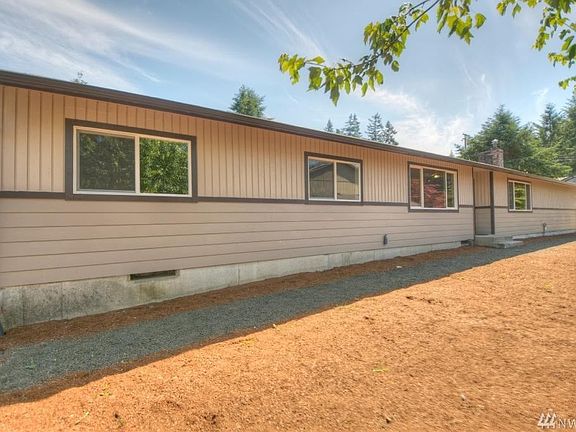 2nd image of 5034 Marian Dr NE