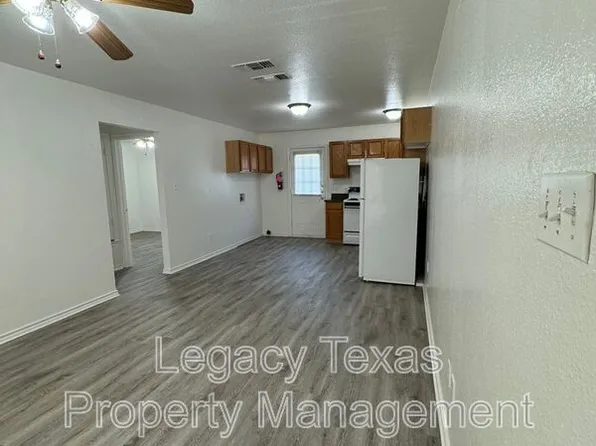 701 Miracle Ln APT E, Cleburne, TX 76033