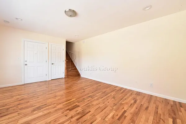 Sold by Bouklis Group | media 4