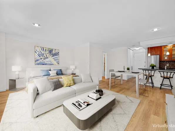 240 East 35th Street image 9 of 18