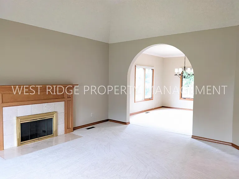 19772 Bellevue Way — Photo 7