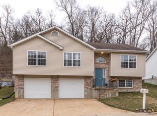 3851 Country Club Dr, Imperial, MO 63052
