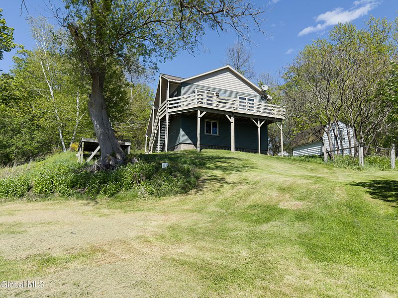 3rd image of 34 Clay Hill Road