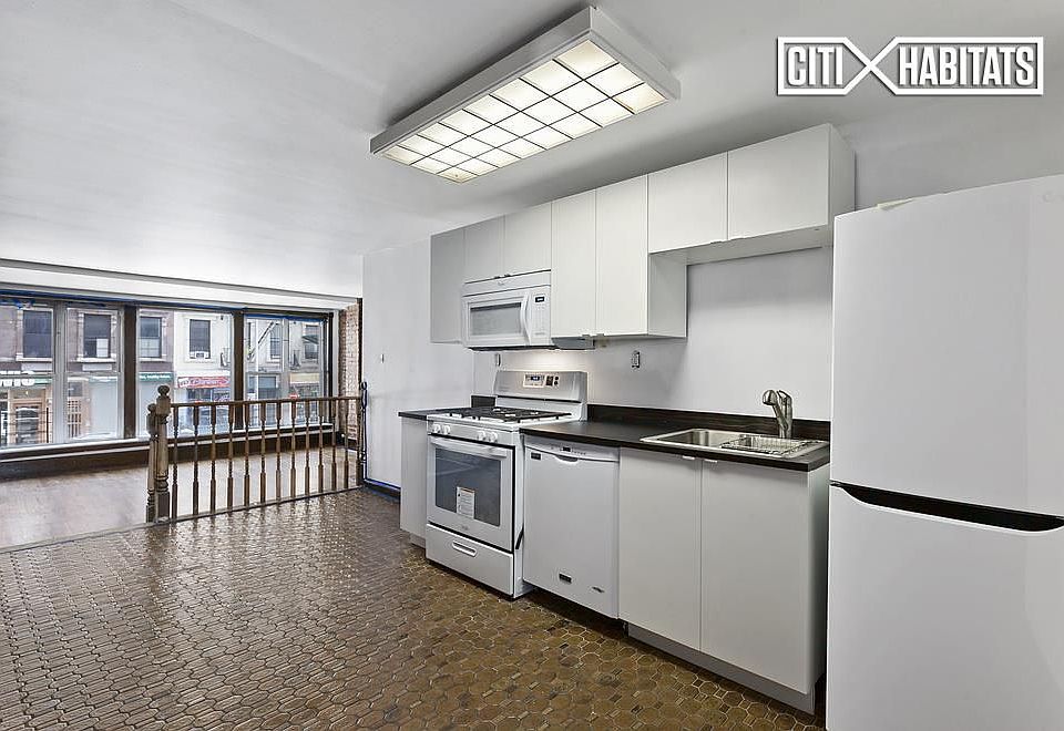 2nd image of 1706 Lexington Ave APT 2