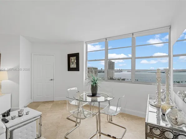905 Brickell Bay Dr APT 1830, Miami, FL 33131