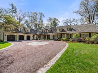 12 Winding River Cir, Wellesley, MA 02482