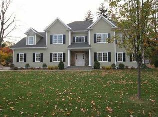 4 Bishops Gate, Darien, CT 06820