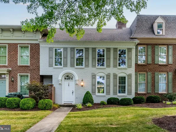 41 Devonshire Sq, Mechanicsburg, PA 17050