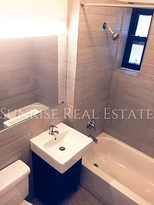 Rented by Sunrise Real Estate | media 48