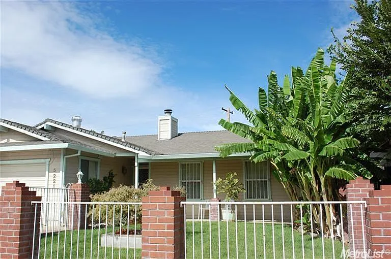 5221 Casa Danielle Cir photo 1
