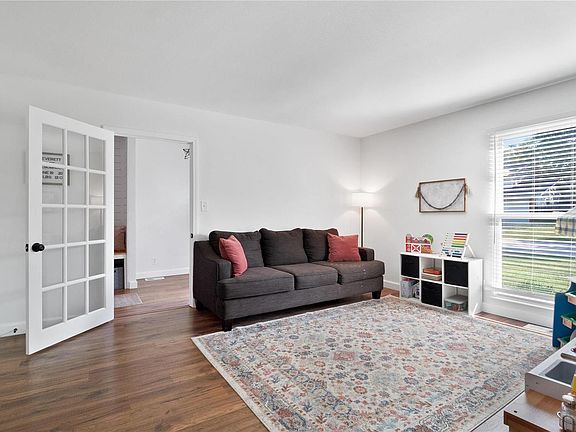 5th image of 1375 Mirandy Dr