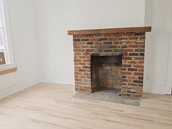 5th image of 6 Centre Hill Ct