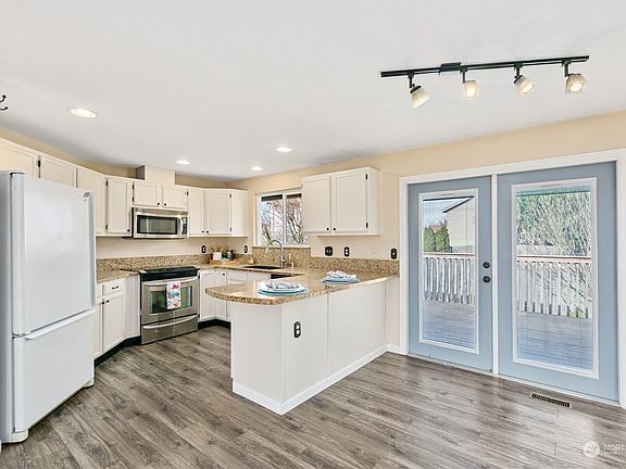 5th image of 15420 NE 12th Way