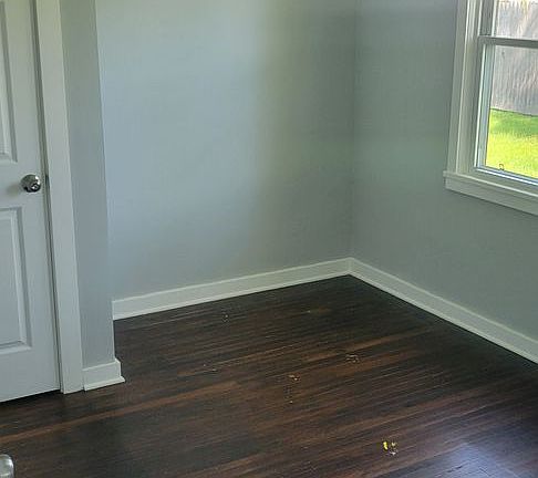 3rd image of 23-27 Longfellow Ct #23
