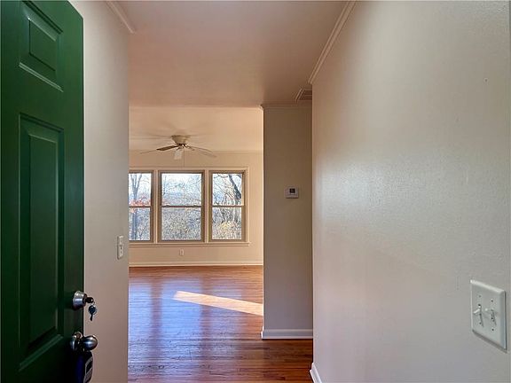 2nd image of 921 E Rodgers Dr