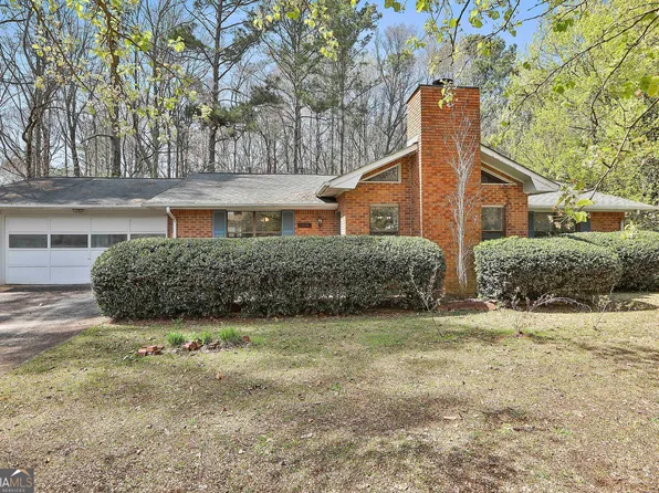 9037 Chestnut Lake Dr, Jonesboro, GA 30236