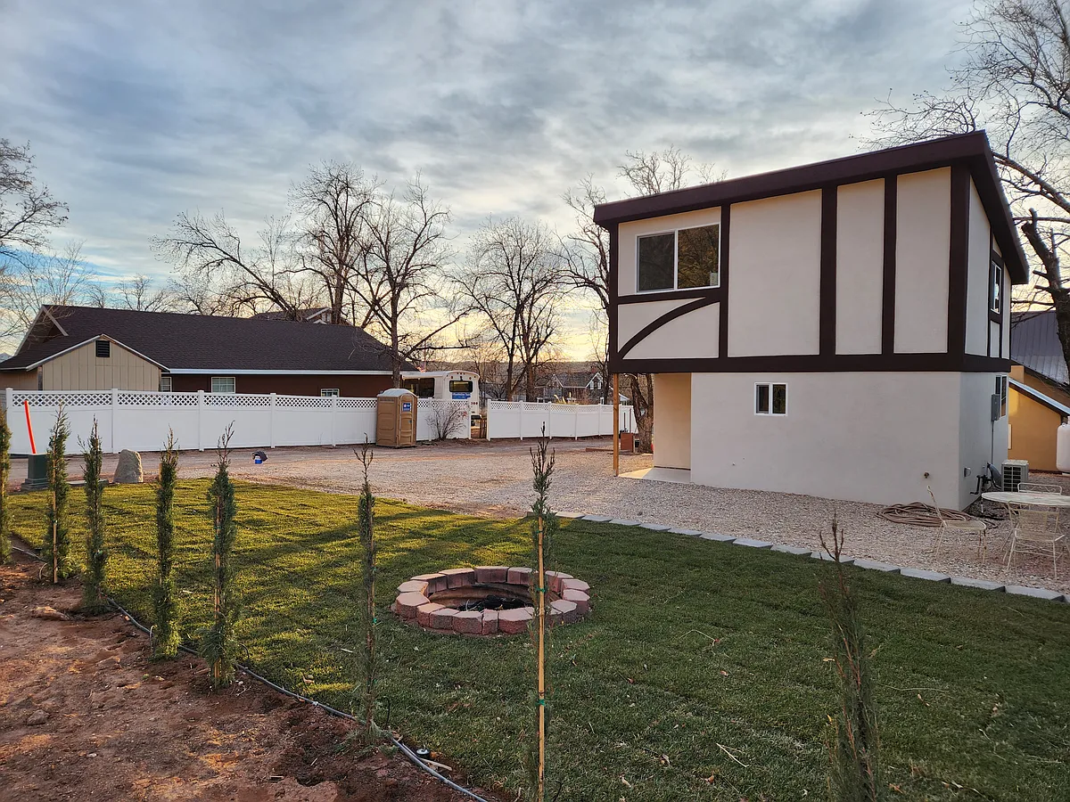 Building Photo - 132 N Toquer Blvd #B