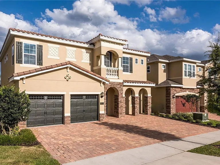 241 Lasso Dr — Photo 1